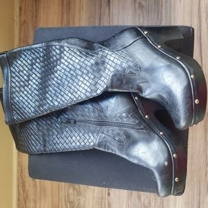 Monroe and main authentic long leged black boots